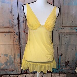 Vintage Victoria’s Secret buttery yellow ruffle hem babydoll lingerie sz small